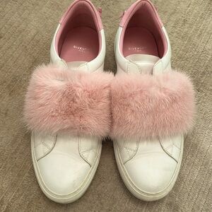Givenchy 40.5 Women’s sneaker with pink fur, slip on worn excellent condition